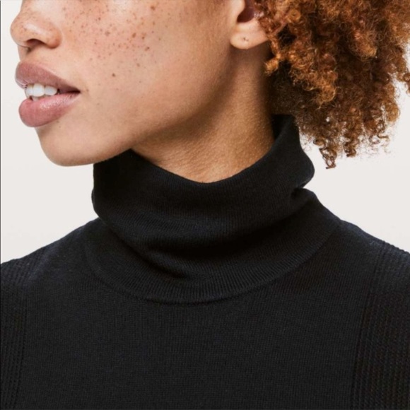 Lululemon Travel the Distance Tunic - Picture 2 of 12